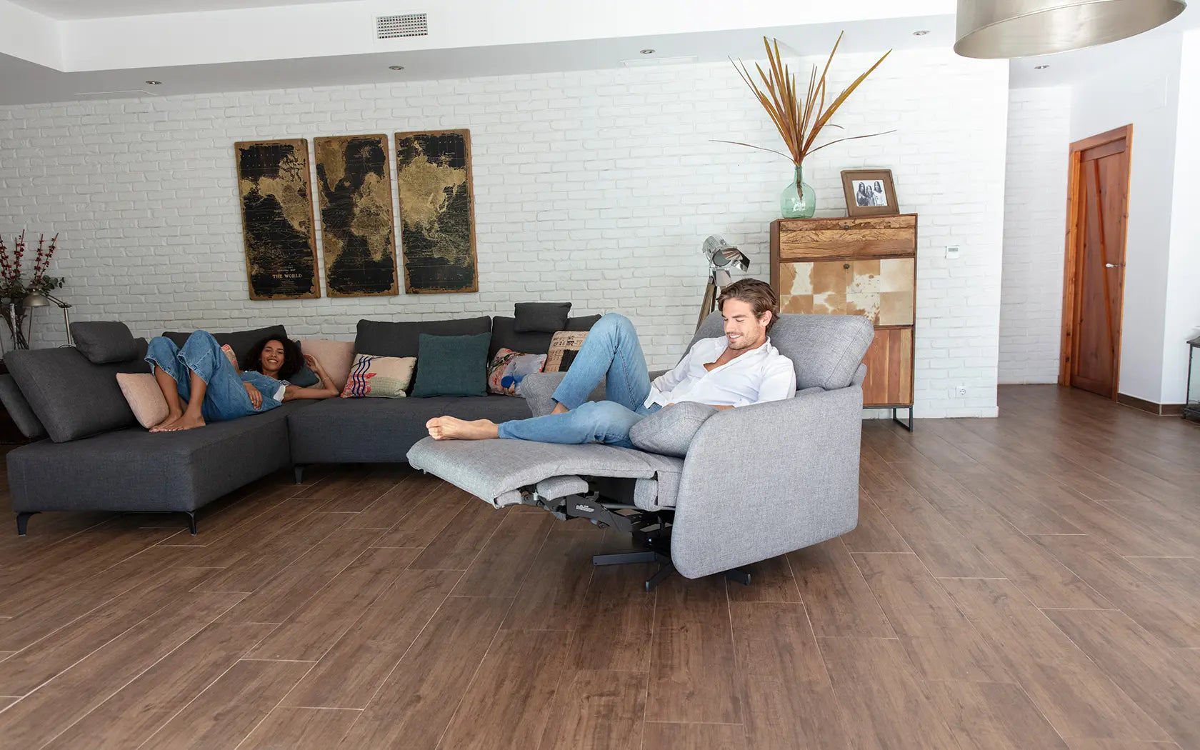Adan Recliner
