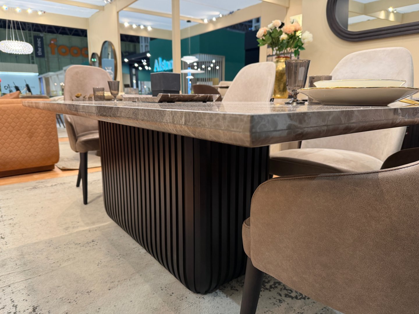 Rigato Dining Table