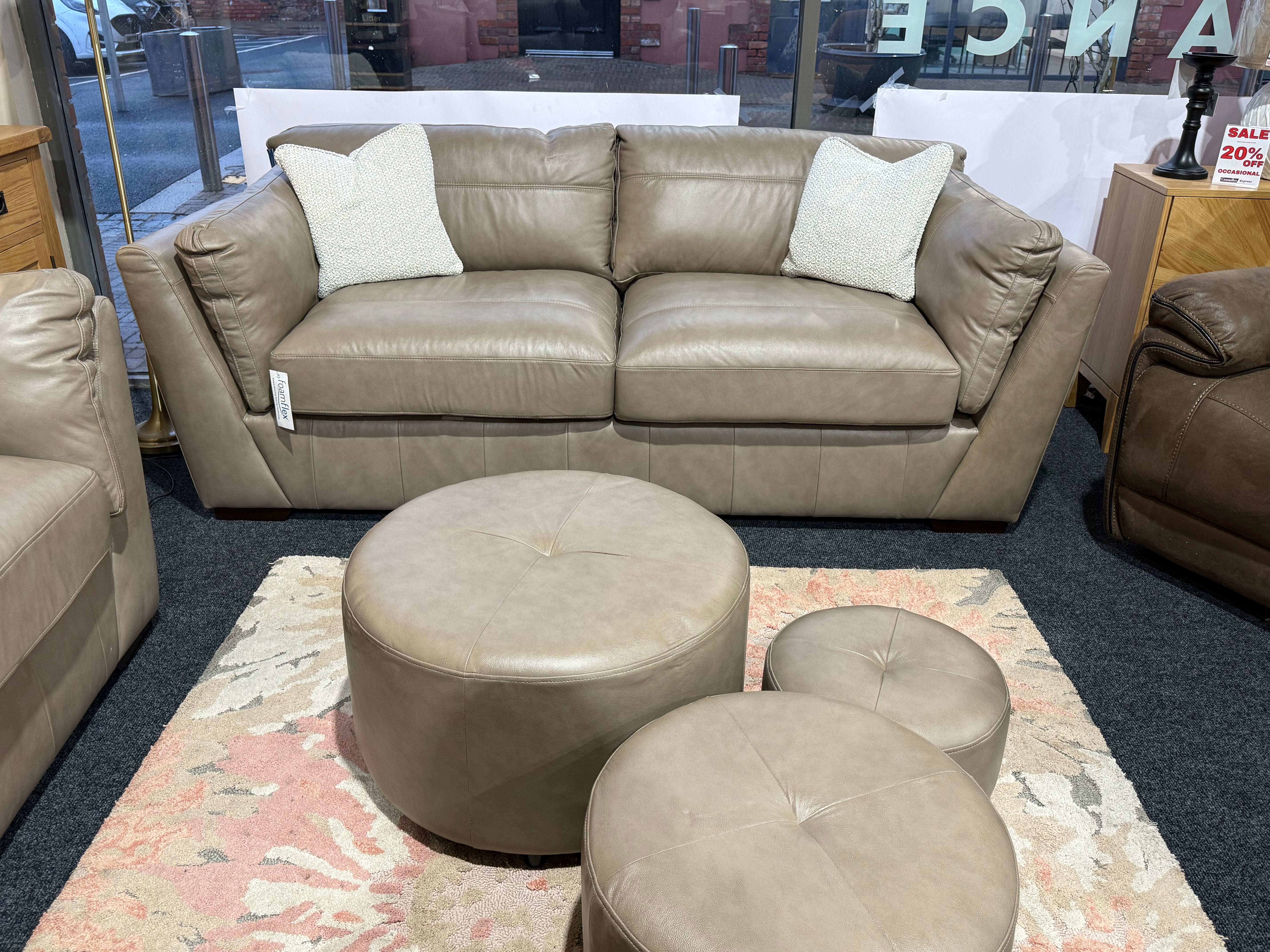 Phoenix 3 + 1 + footstools