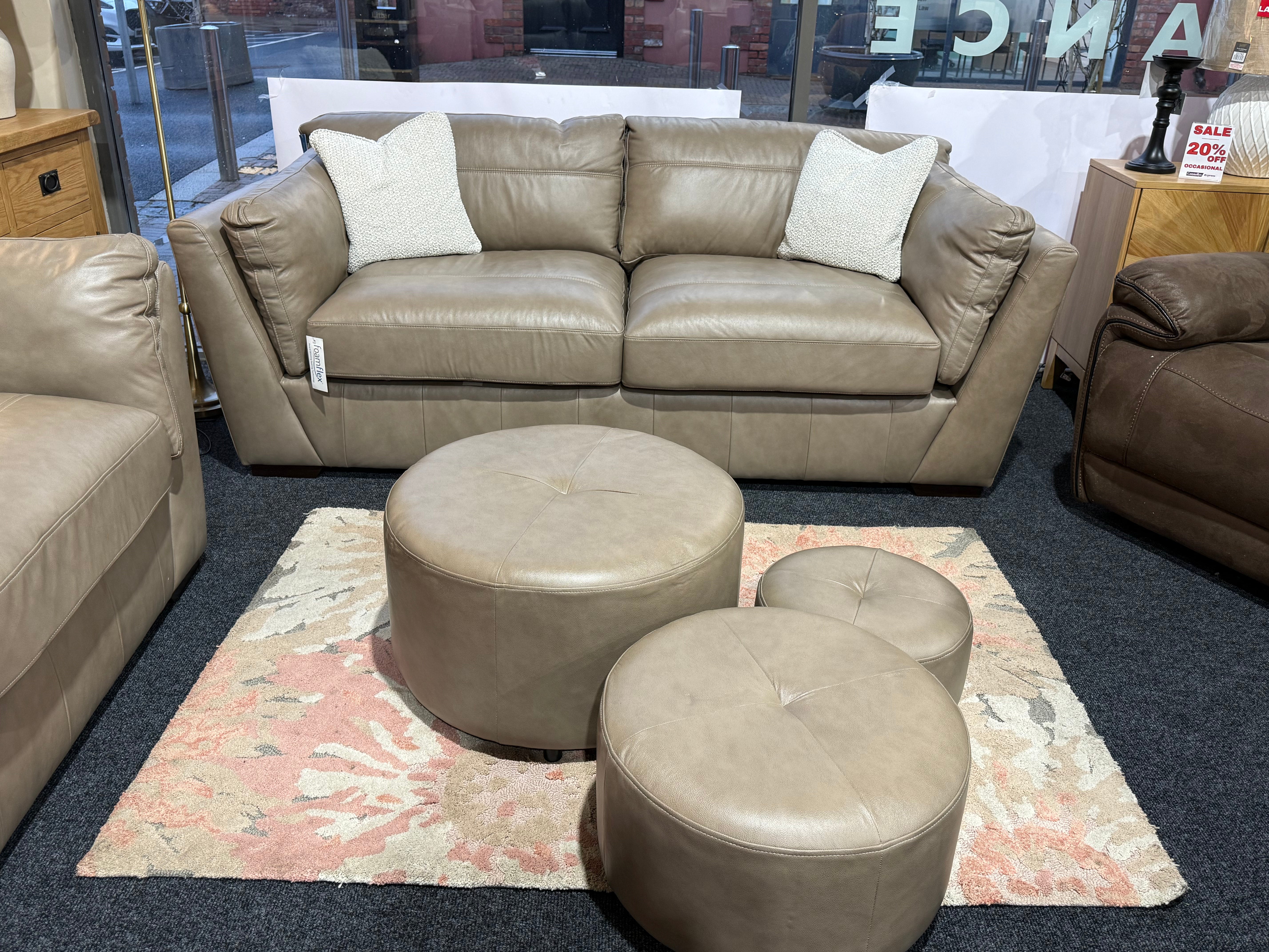 Phoenix 3 + 1 + footstools